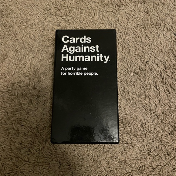 Cards Against Humanity - Picture 1 of 2